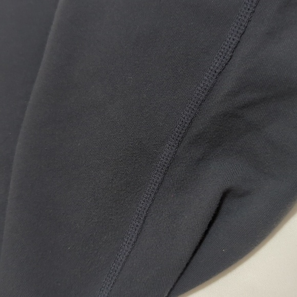 Lululemon Groove Crop, Color Gray/Pink/White Size 8 - Picture 15 of 15